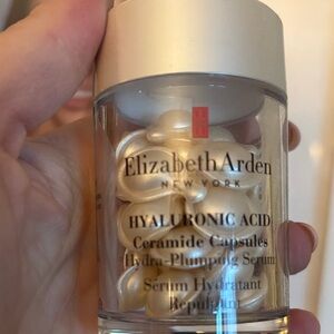 Elizabeth Arden Pearl-Toned Ceramide Capsules